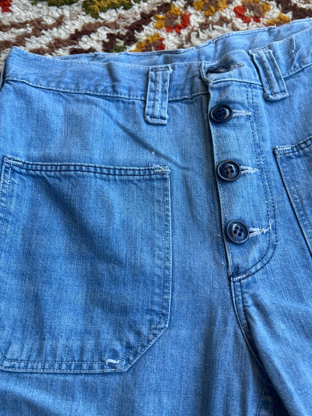 Vintage 1970s Wrangler Light Wash Flare Jeans Size 28- MADE IN USA