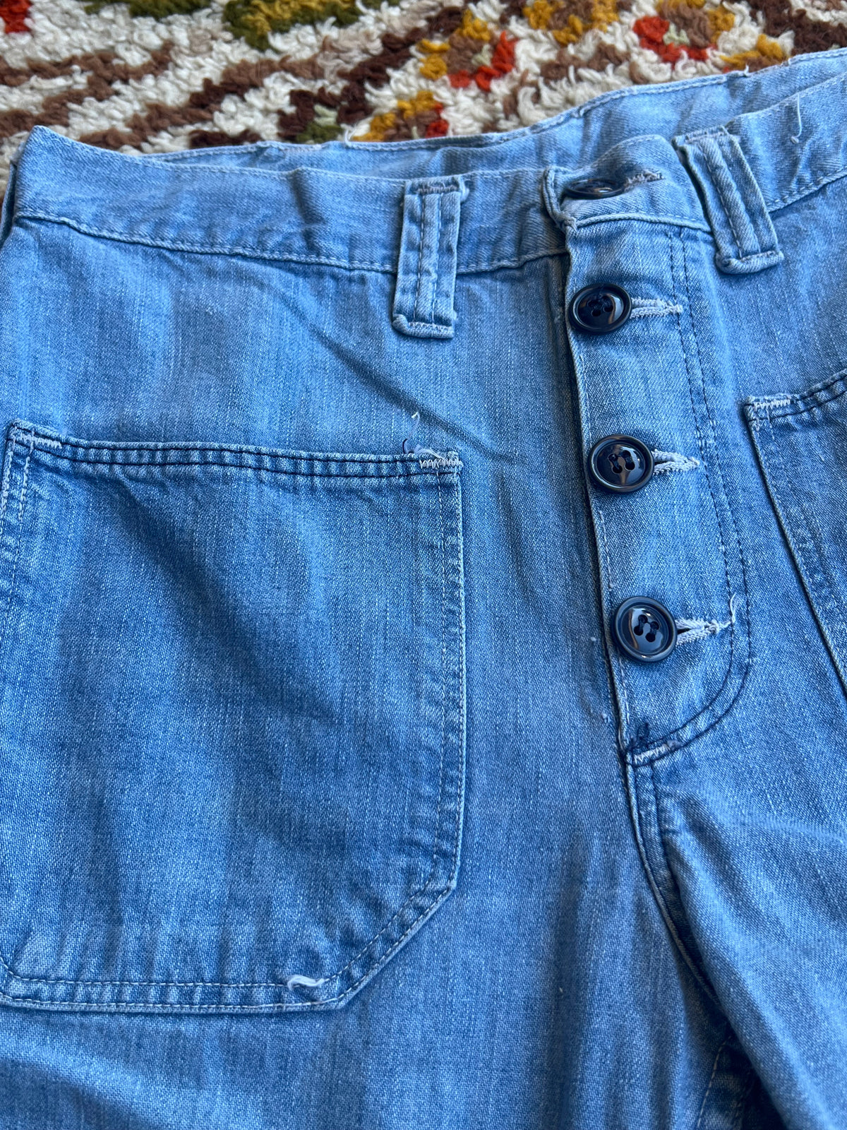 Vintage 1970s Wrangler Light Wash Flare Jeans Size 28- MADE IN USA
