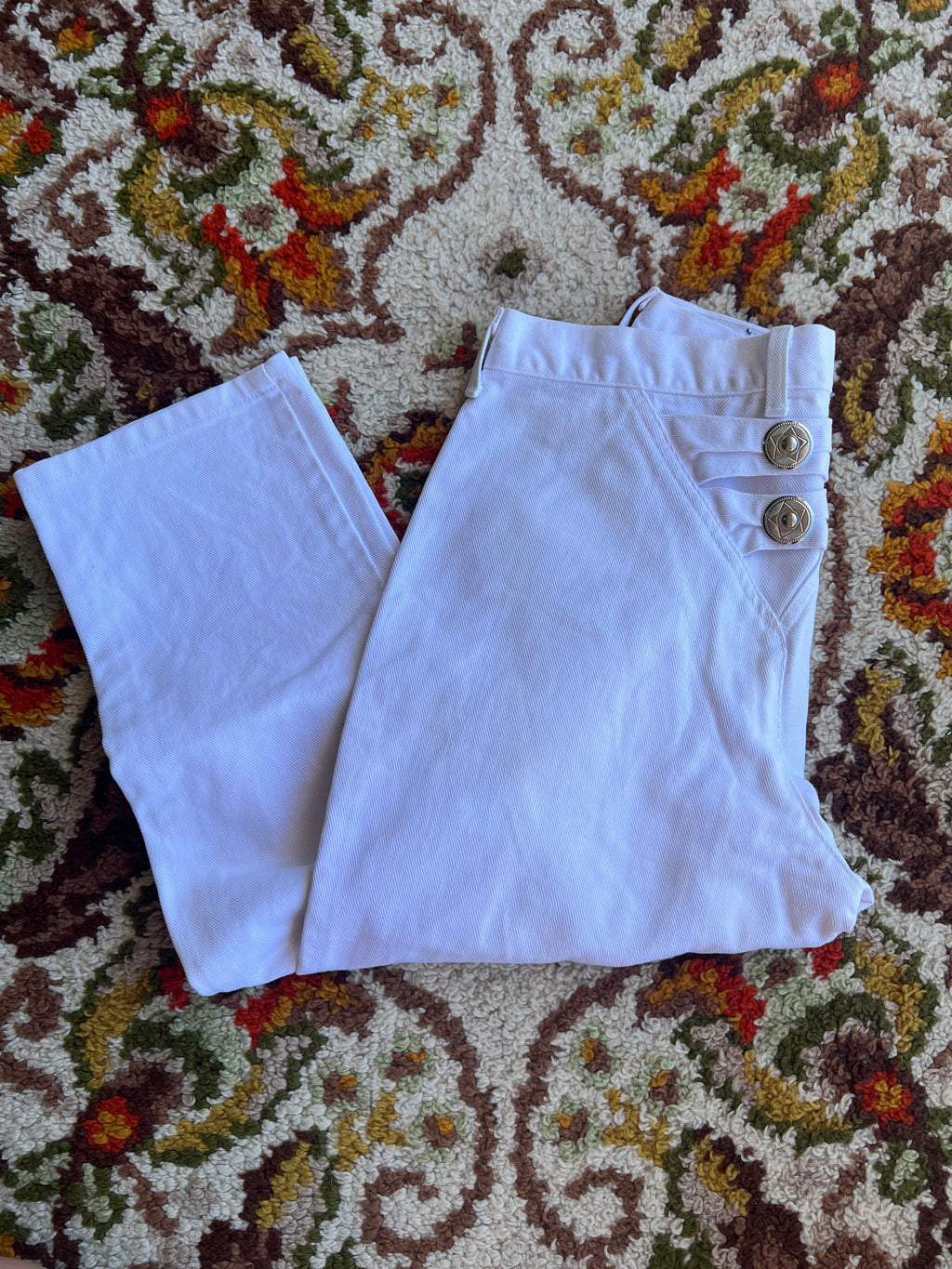 Vintage 1980s Roughrider White Concho Tapered Leg Jeans Size 9/10- MADE IN USA