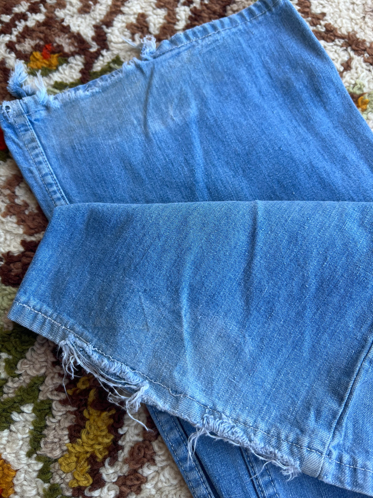 Vintage 1970s Wrangler Light Wash Flare Jeans Size 28- MADE IN USA