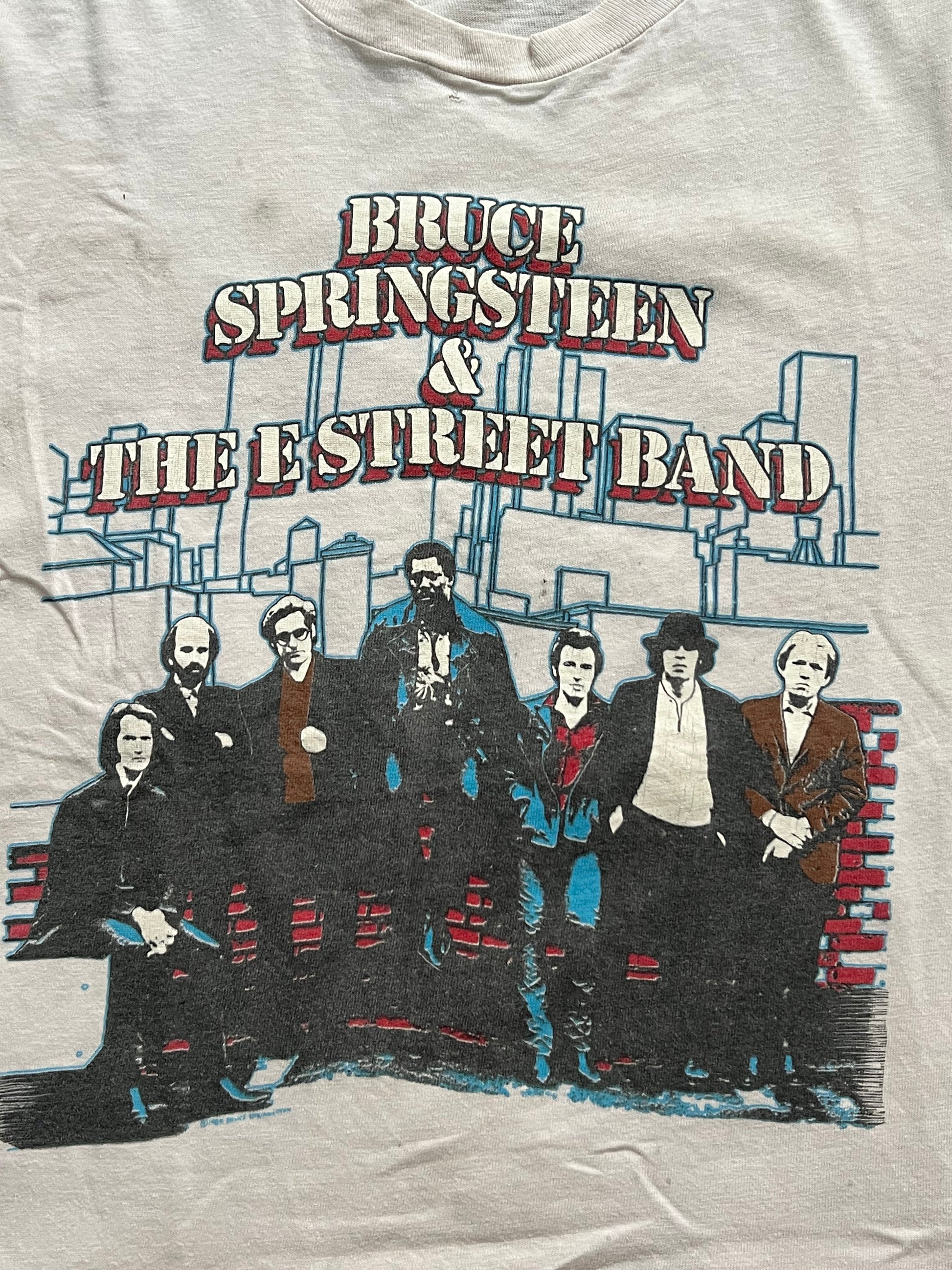 Vintage 1980s Hanes Cream/Red/Blue Bruce Springsteen & The E St. Band Single Stitch Band T-Shirt Size M- MADE IN USA