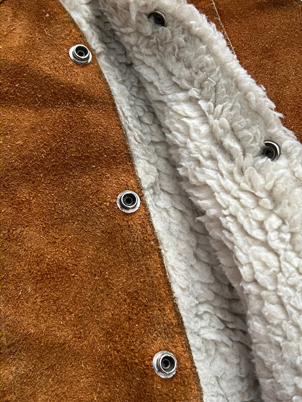 Vintage 1970s Saddle Tan Sherpa Lined Leather Vest Size M-MADE IN MEXICO
