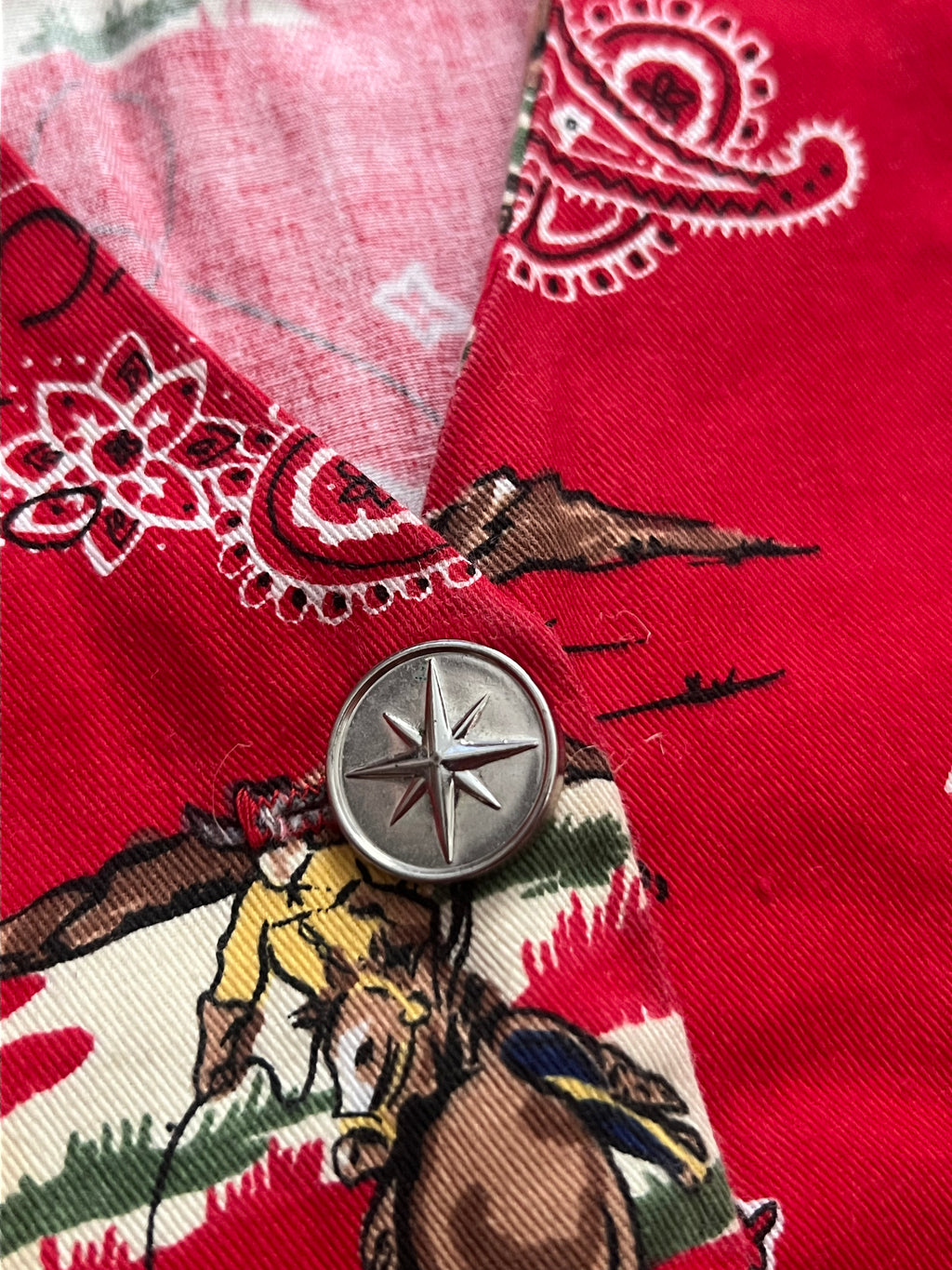 1980s Vintage Susan Graver Red Western Scene Vest L-XL-MADE IN USA