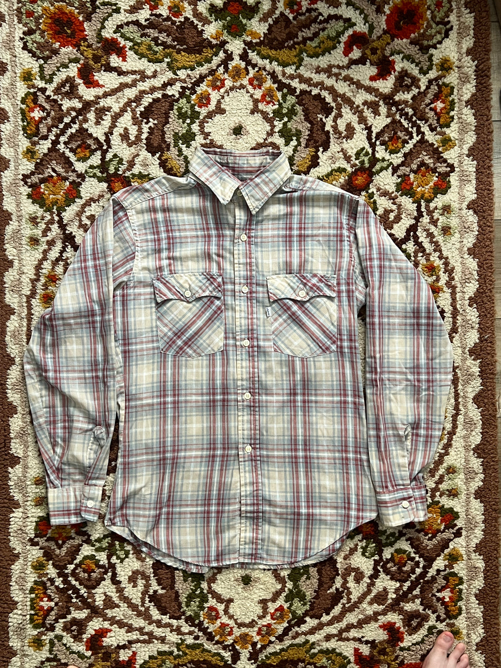1970S-1980s Vintage Levi's Cream/Blue/Red Plaid Button-Up Shirt M-MADE IN USA