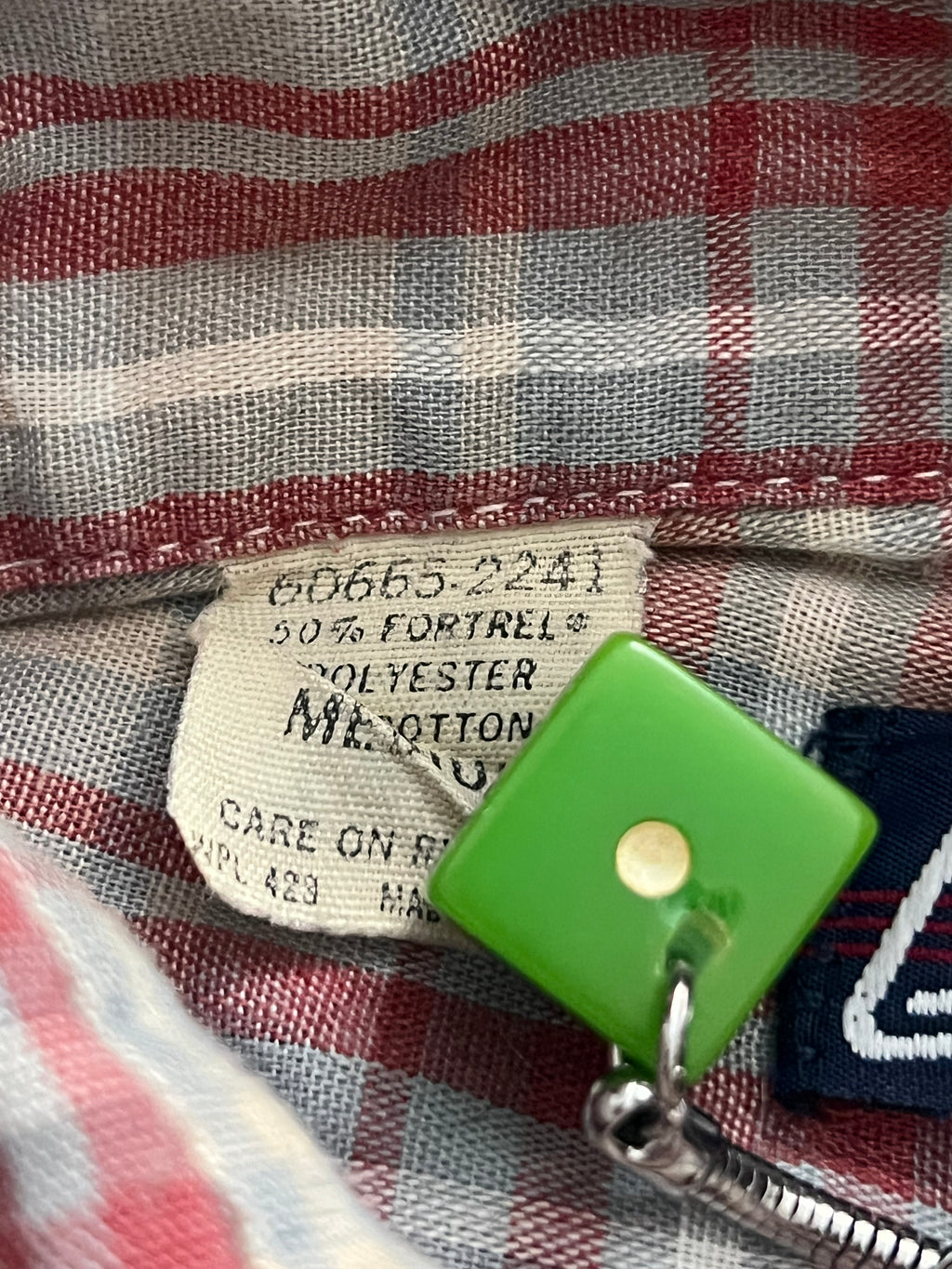 1970S-1980s Vintage Levi's Cream/Blue/Red Plaid Button-Up Shirt M-MADE IN USA