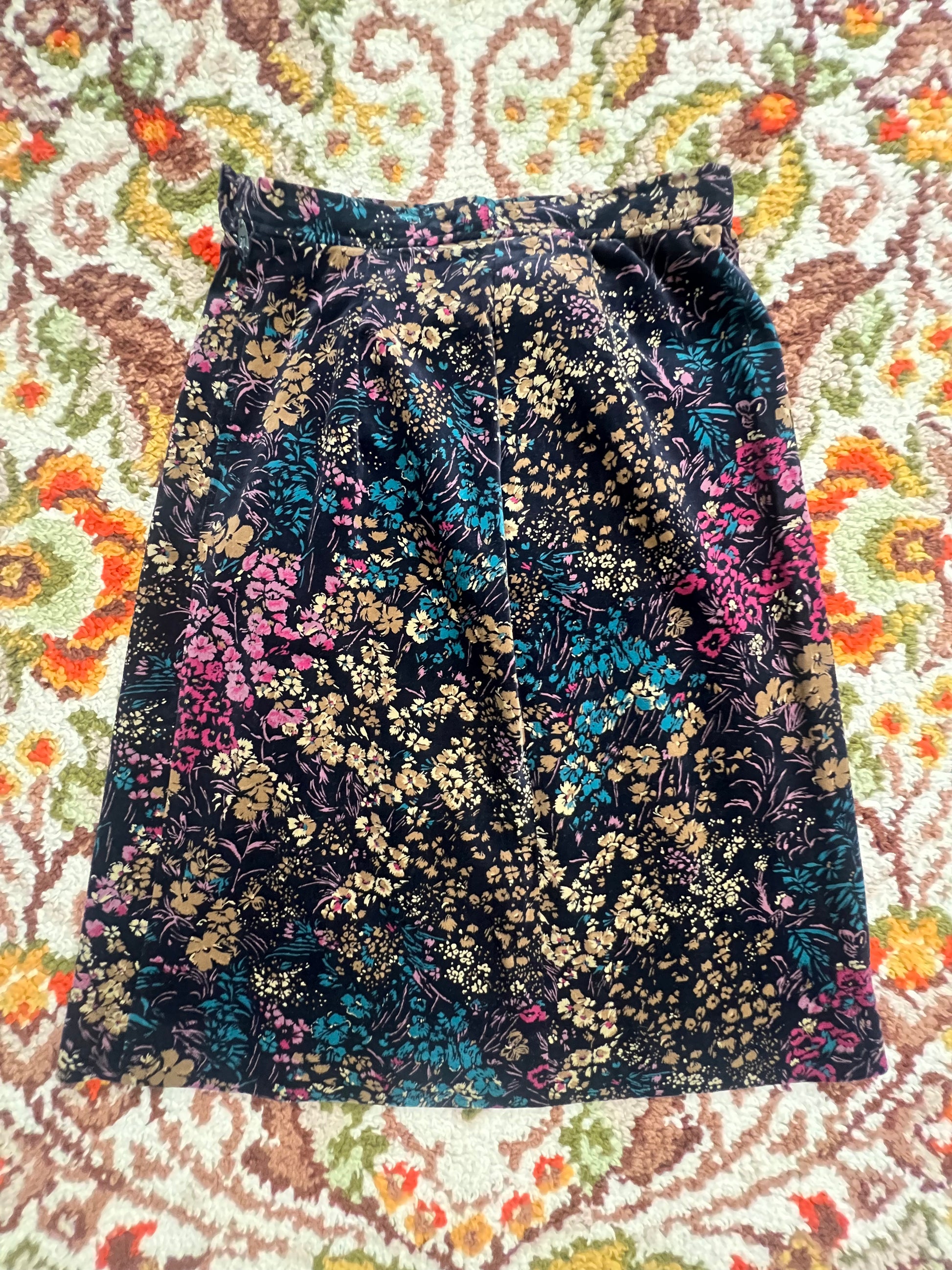 '60s-'70s Copley Square Ltd. Vintage Black Floral Midi Skirt Union Made