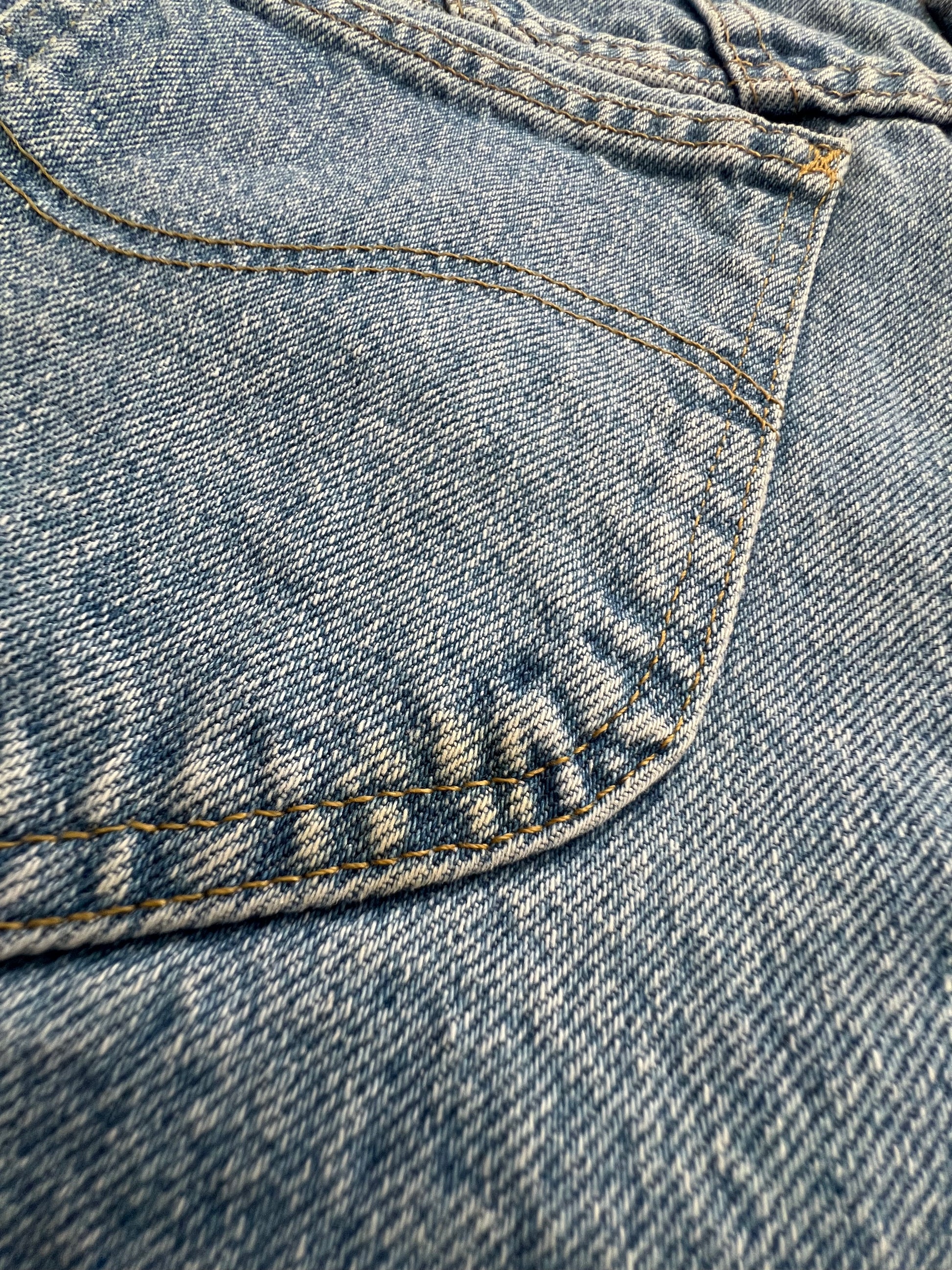 '70s Lee Vintage Light Wash Cut-Off Shorts 16L