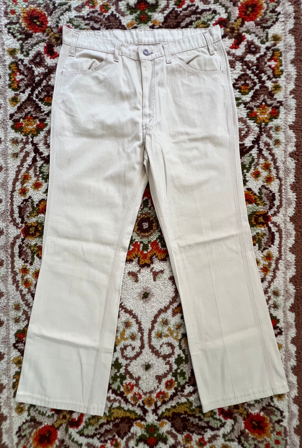'70s Levi's For Men Vintage 520 White Tab Tan Pleated Flare Pants