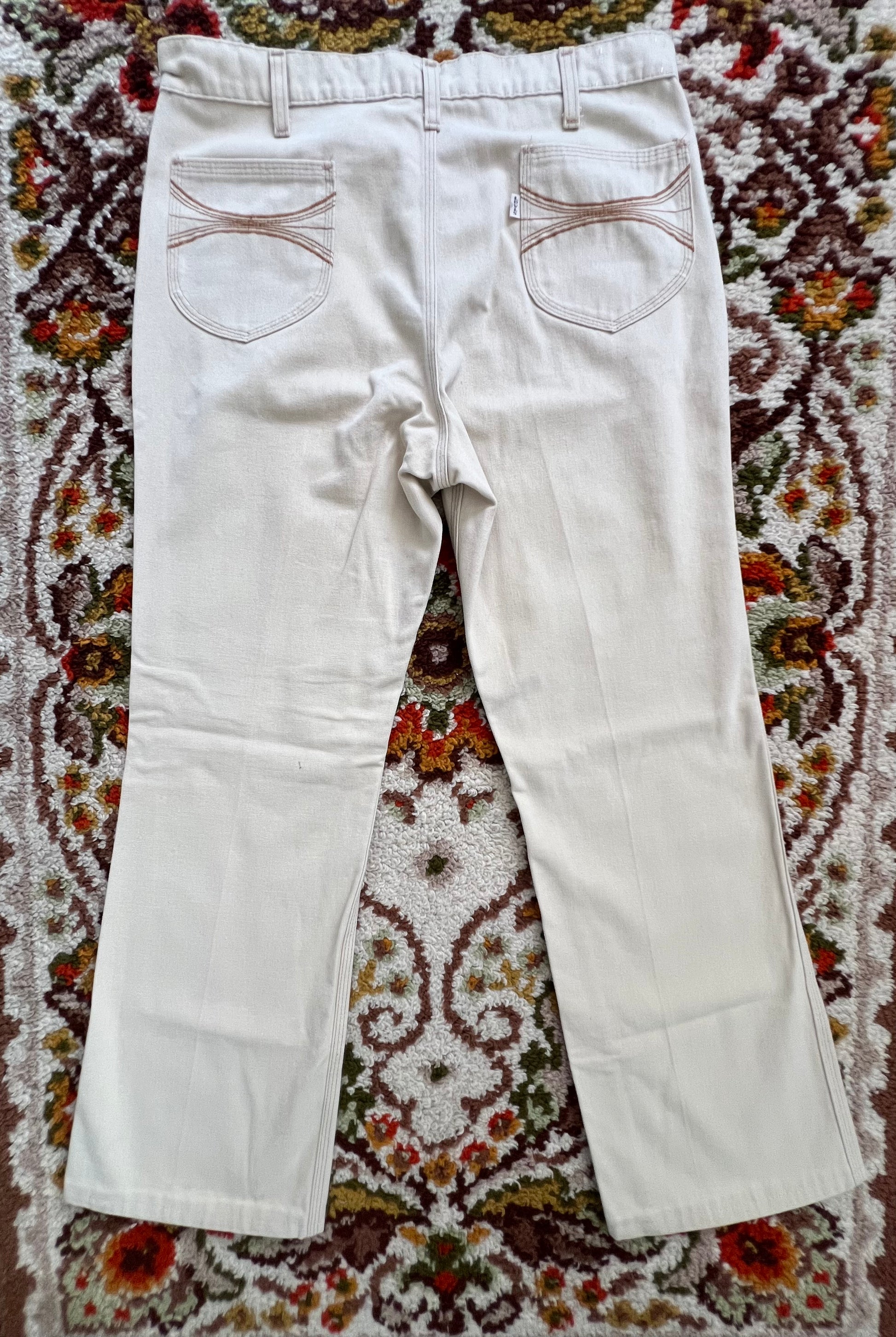 '70s Levi's For Men Vintage 520 White Tab Tan Pleated Flare Pants