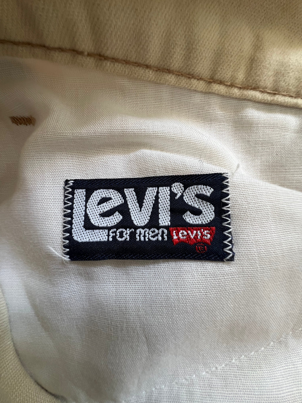 '70s Levi's For Men Vintage 520 White Tab Tan Pleated Flare Pants