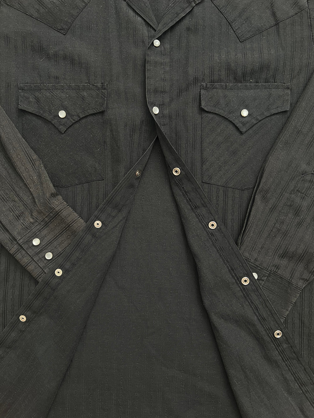 '90s Ely Cattleman Vintage Black Patterned Pearl Snap Shirt S-M